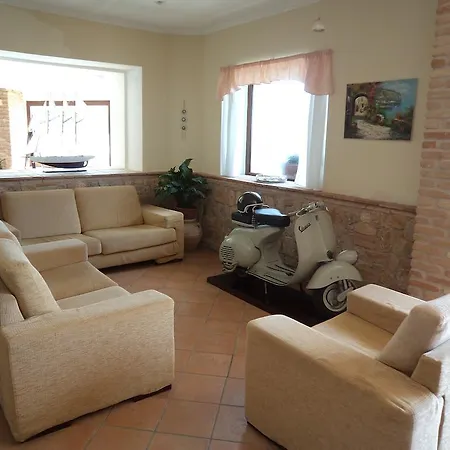 Hotel Albergo Tirreno 3*