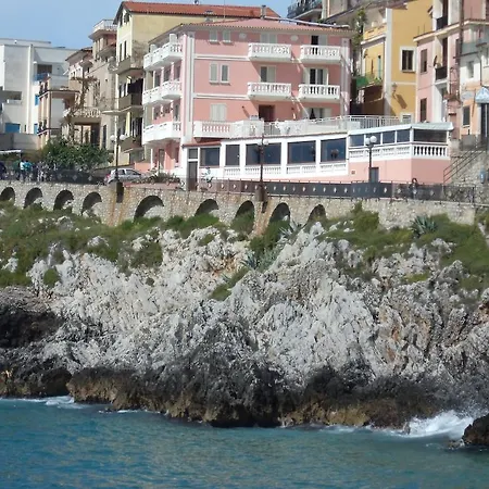Hotel Albergo Tirreno